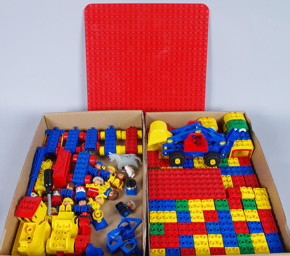 DUPLO.