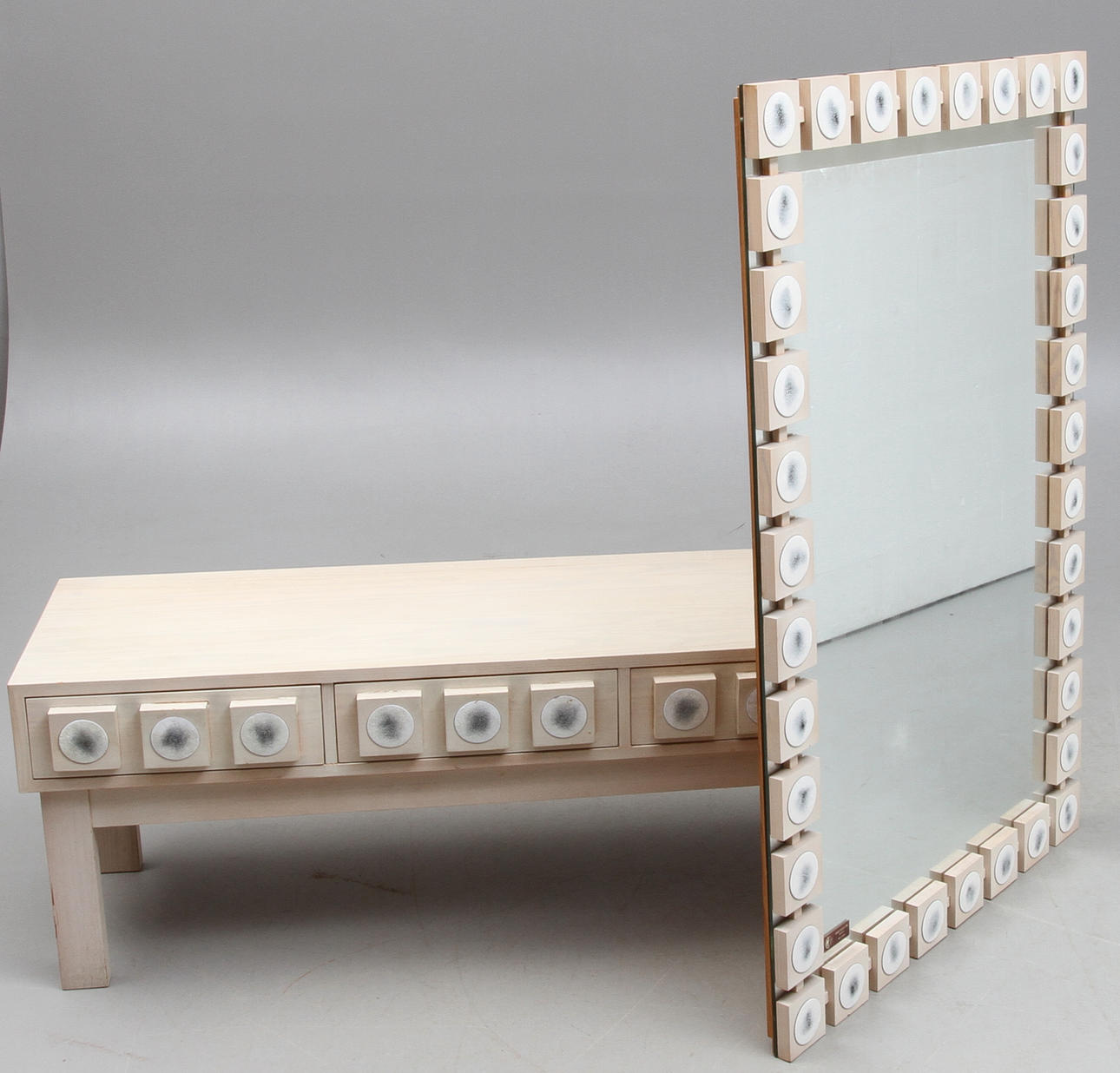 SPEGEL MED KONSOLBORD, AB Glas och Trä Hovmantorp, 1900-tal.