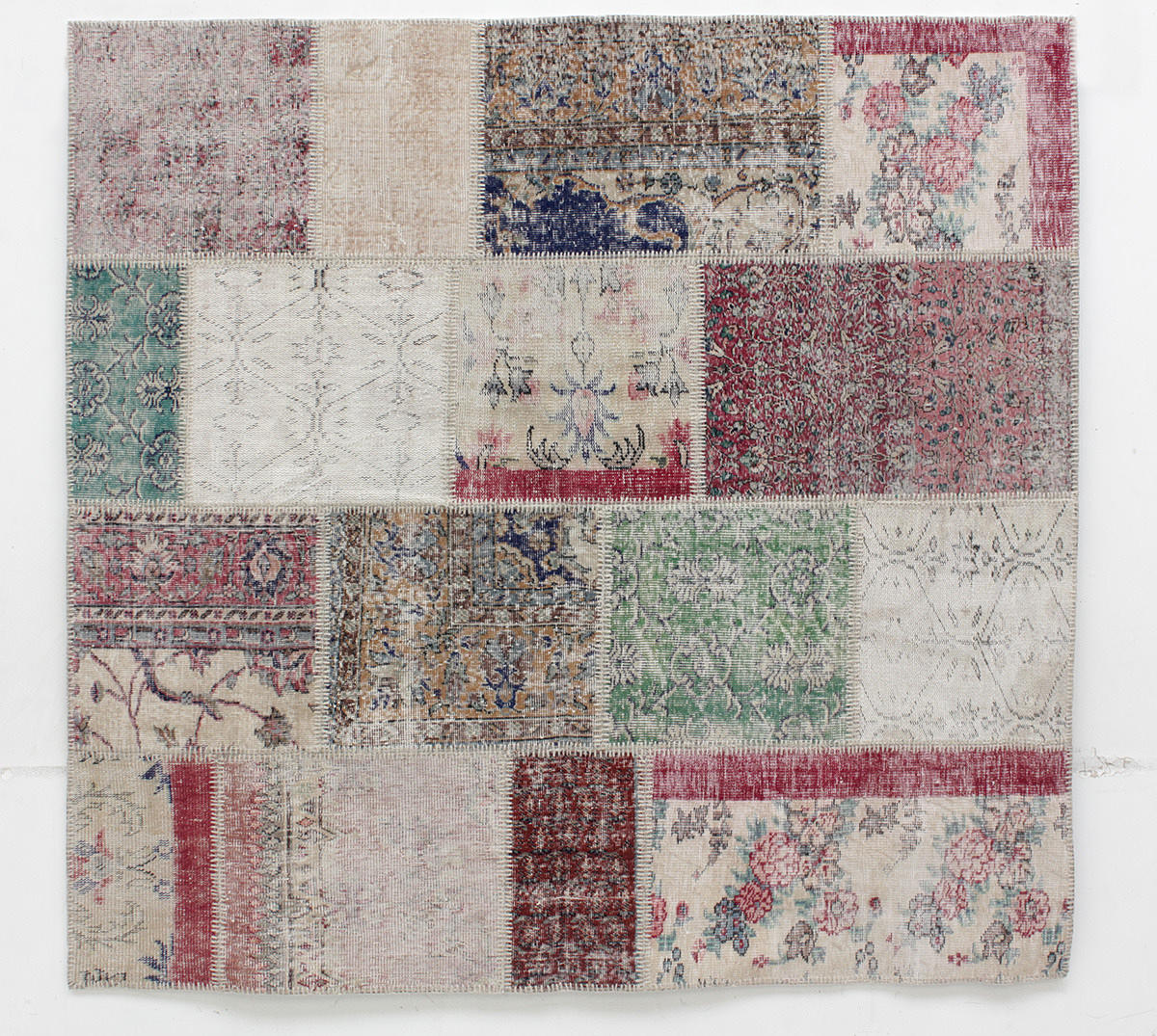 MATTA, Patchwork, 207 x 201 cm.