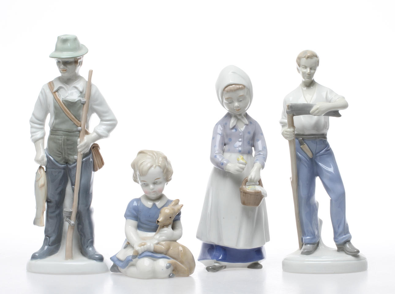 FIGURINER, 4 st, bland annat V.E.B. Porzellanfiguren Lippelsdorf.