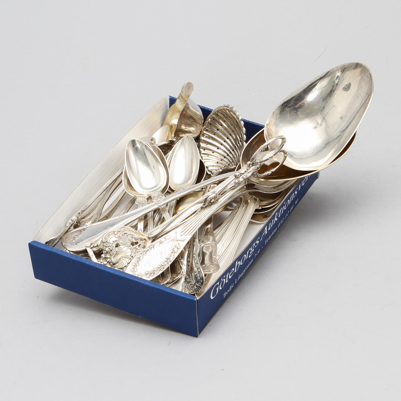 SILVER, 29 delar, ca 1050 gram.