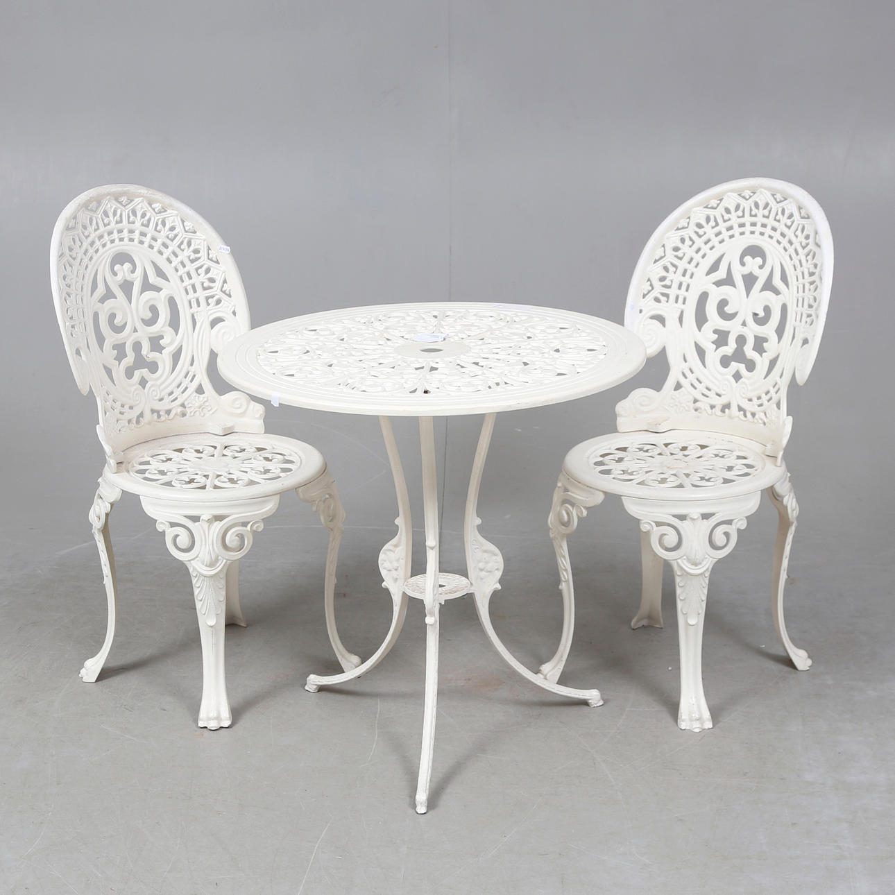 CAFEMÖBEL, 3 delar.