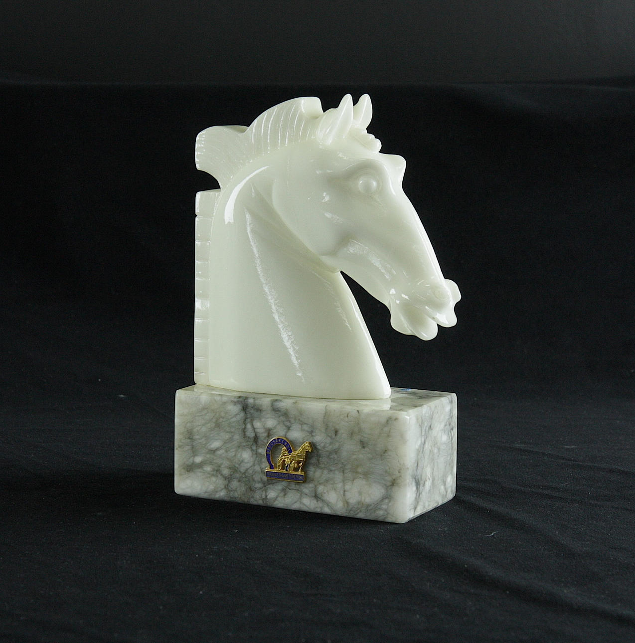 BOKSTÖD, häst, alabaster, 1900-tal.