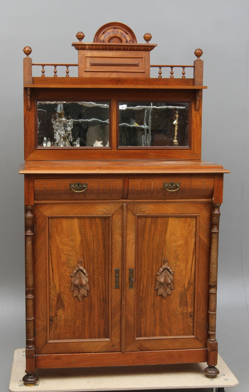 SPEGELSKÄNK, nyrenässans, sent 1800-tal.