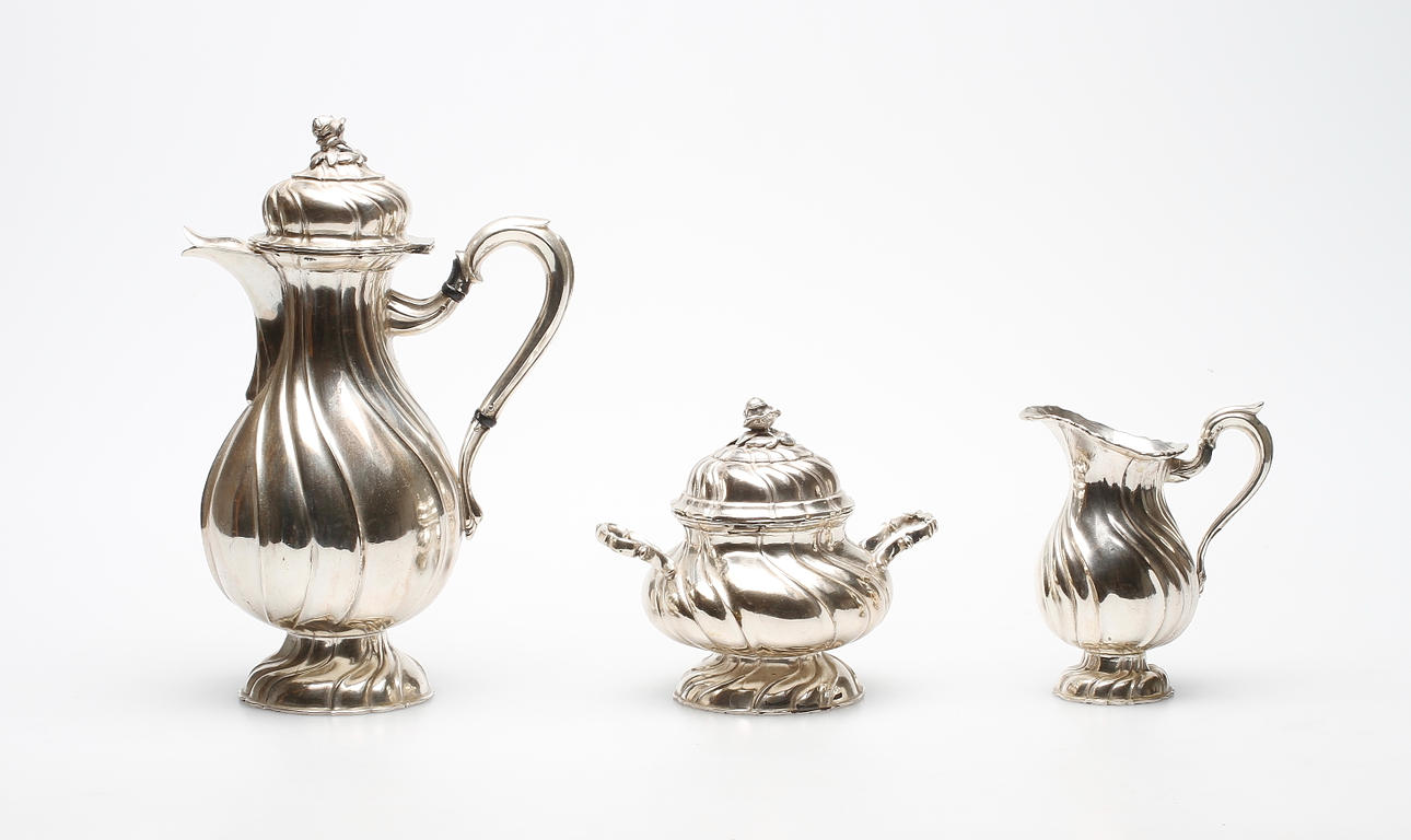 SERVIS, 3 delar. Silver. Rokokostil. Tyskland. Vikt 1304g.