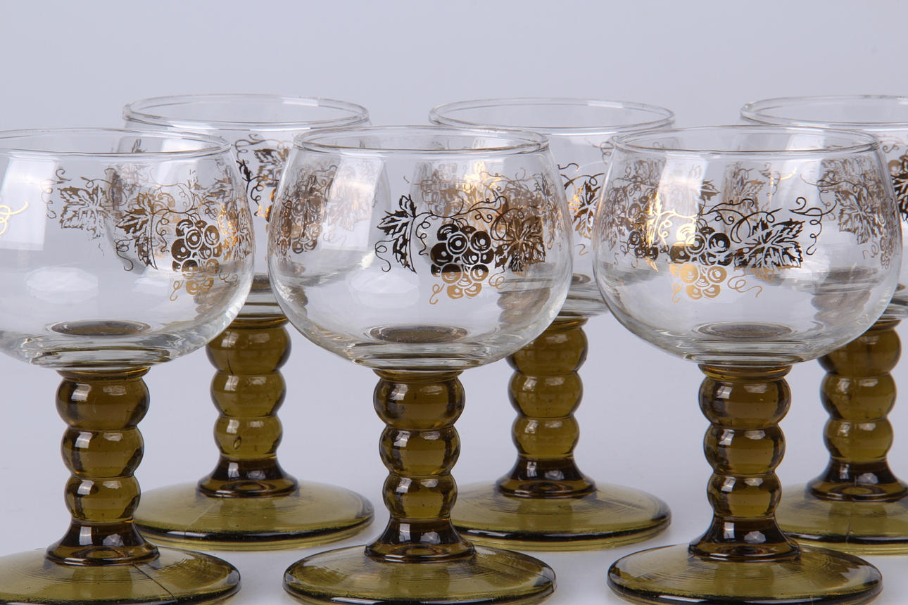 REMMARE, 6 st, dekor av vindruvor.