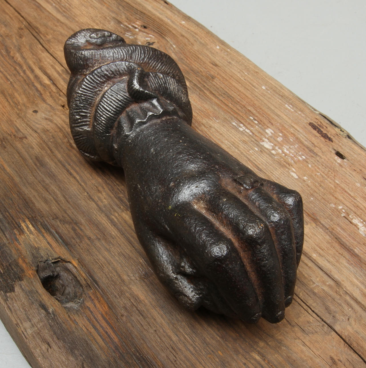 PORTKLAPP, i gjutjärn, "Fatimas hand", 1800-tal el. äldre.