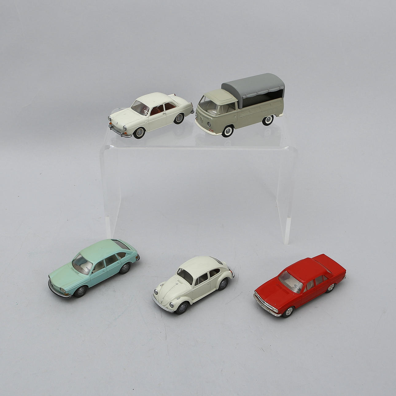 CURSOR and WIKING 5 cars, plastic.