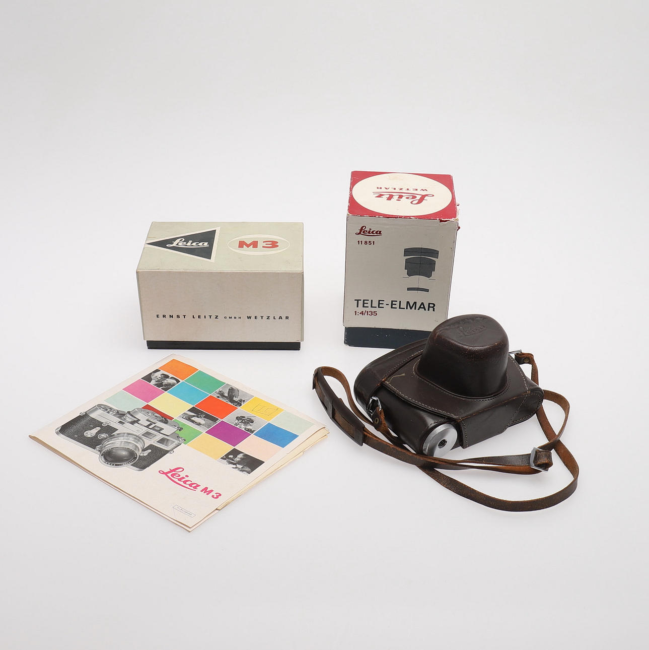 CÁMARA, LEICA M3, CON ACCESORIOS.