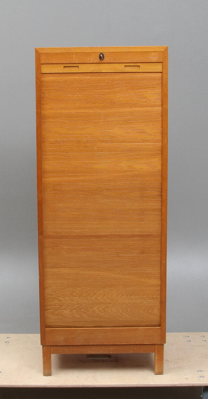 ARKIVSKÅP, med jalusi, 1900-tal.