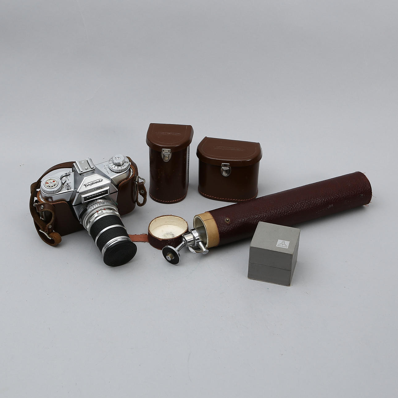 CAMERA, Voigtländer Bessamatic with 3 lenses.