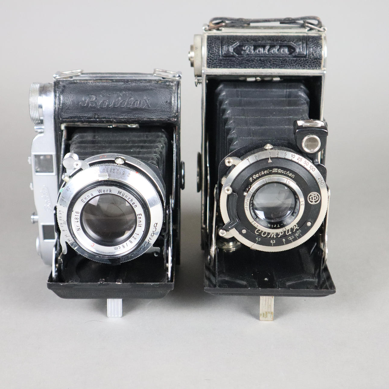 --Zwei BALGENKAMERAS / Klappkameras "Balda".