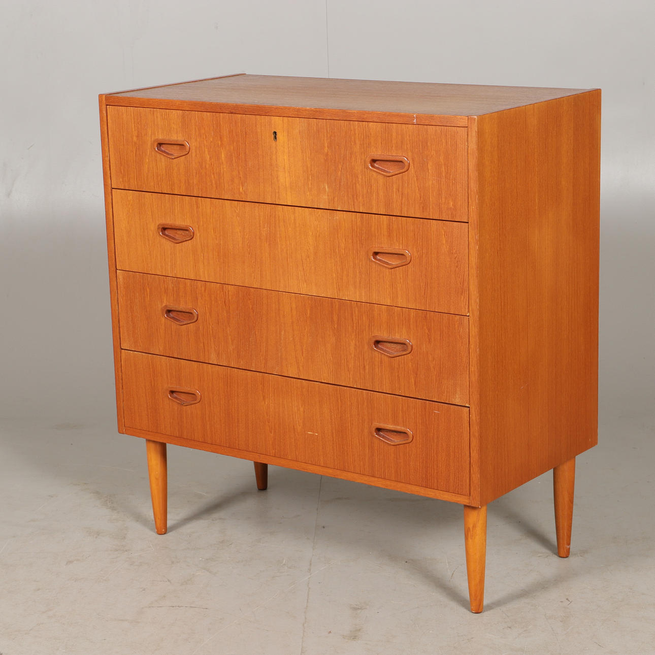 Kommode, 4 Schubladen, Teak/Buche, Mitte 20. Jahrhundert.