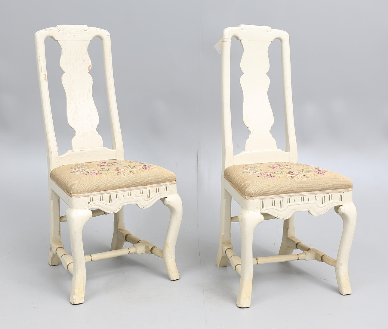 STOLAR, ett par, senbarock, 1700-tal.