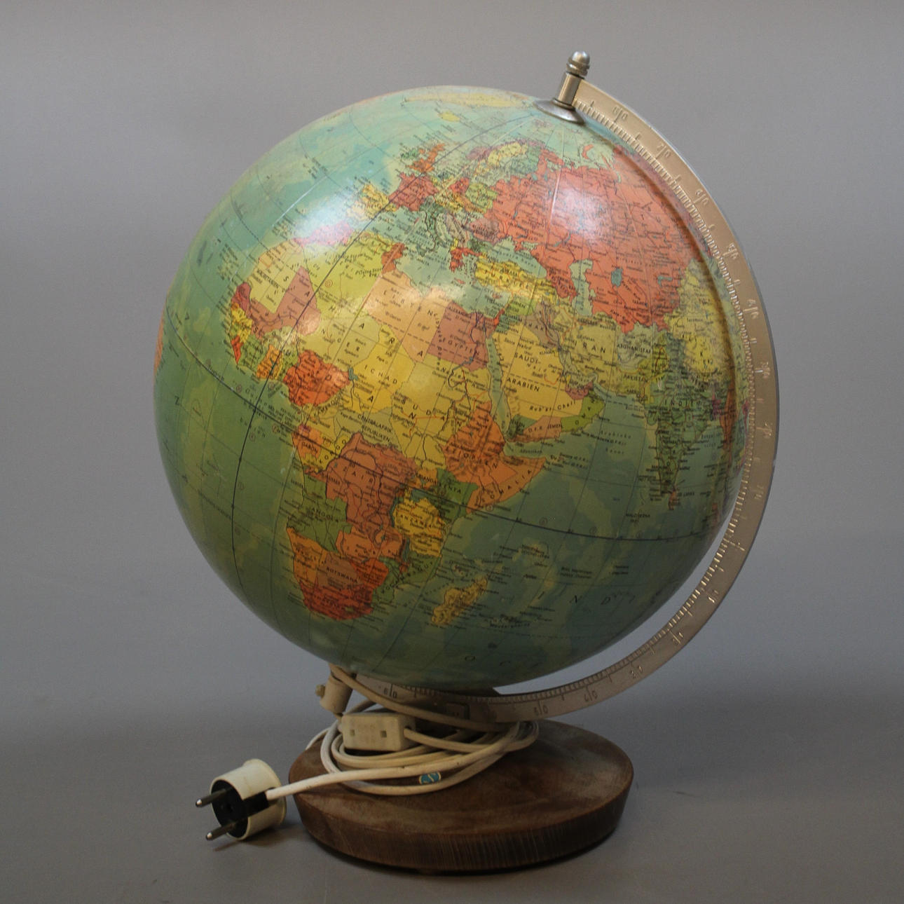 JORDGLOB med belysning.