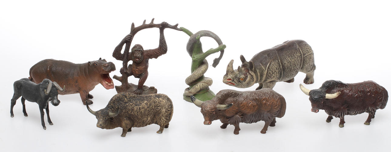 ELASTOLIN med flera. DJUR 8 stycken.Orangutang, gnu, yak, noshörning, flodhäst.