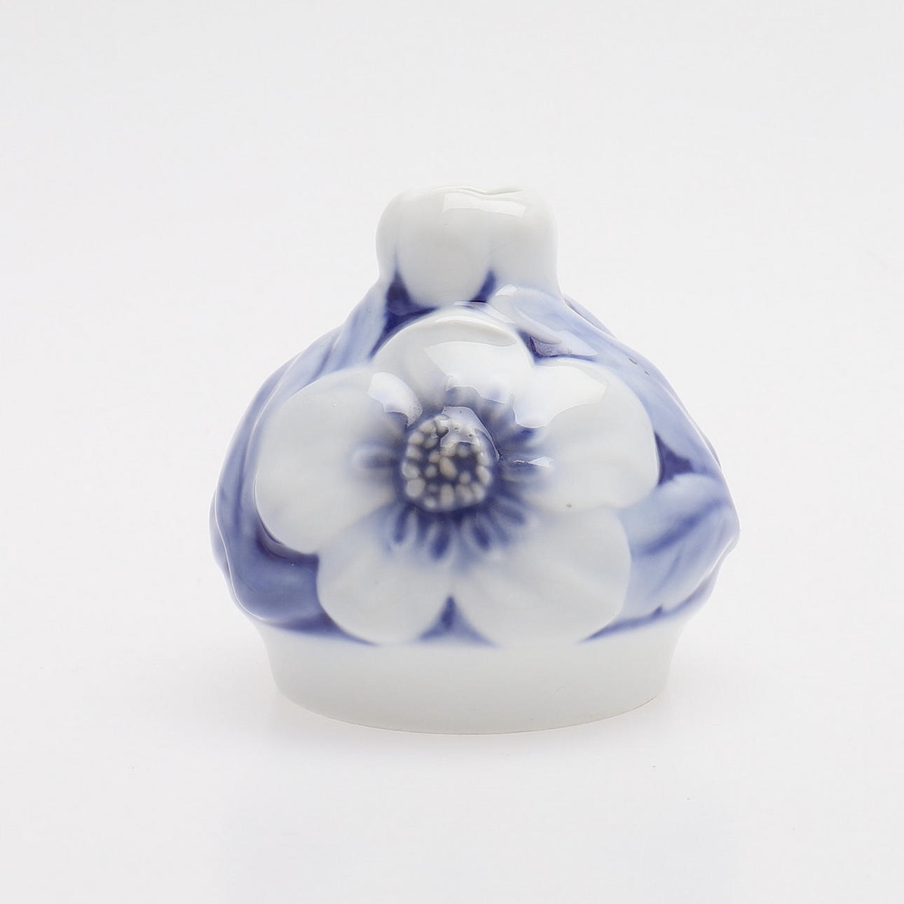 EFFIE HEGERMANN-LINDENCRONE, VASE.