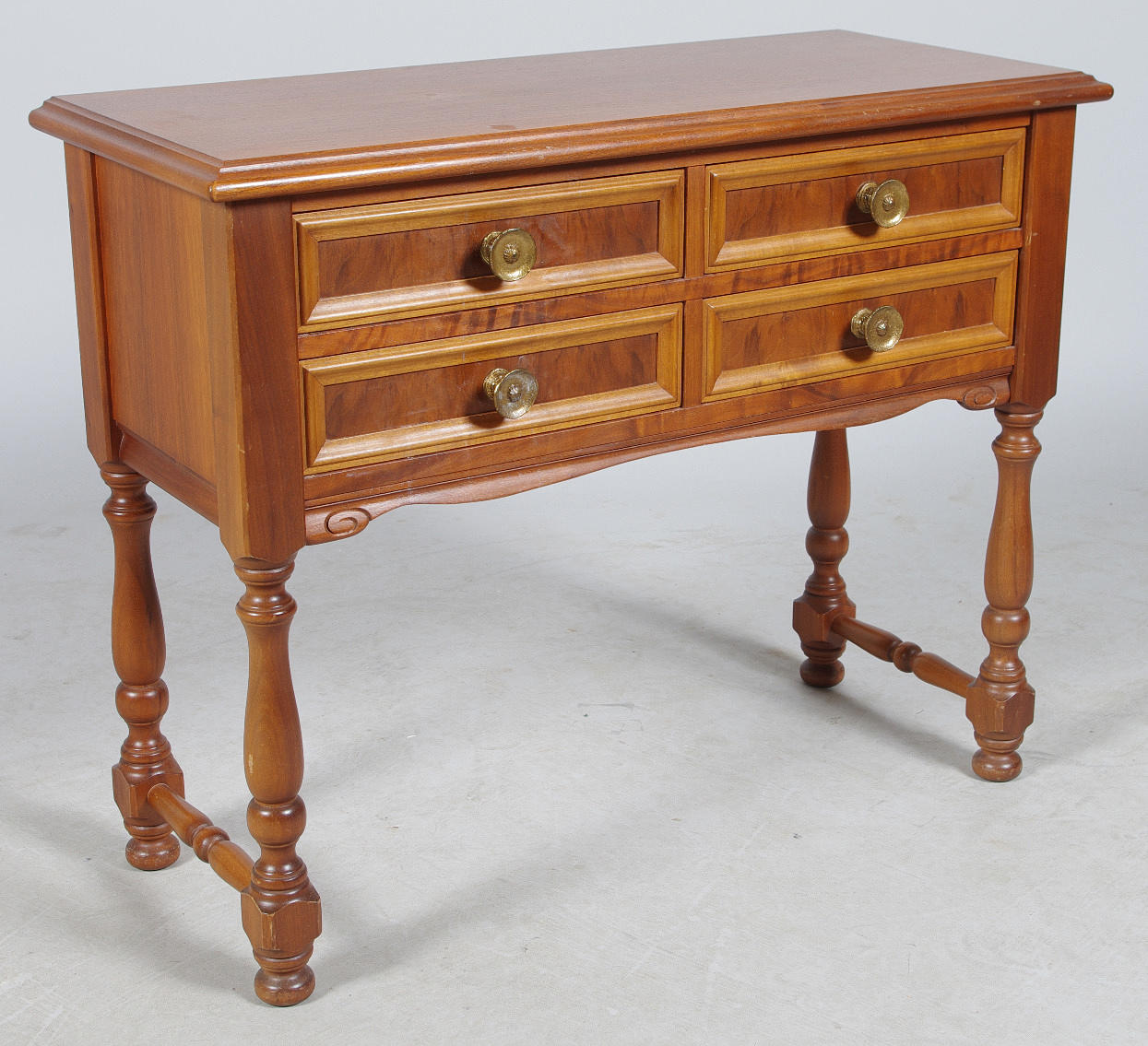 HALLBYRÅ, 4-lådig, mahogny, sent 1900-tal.