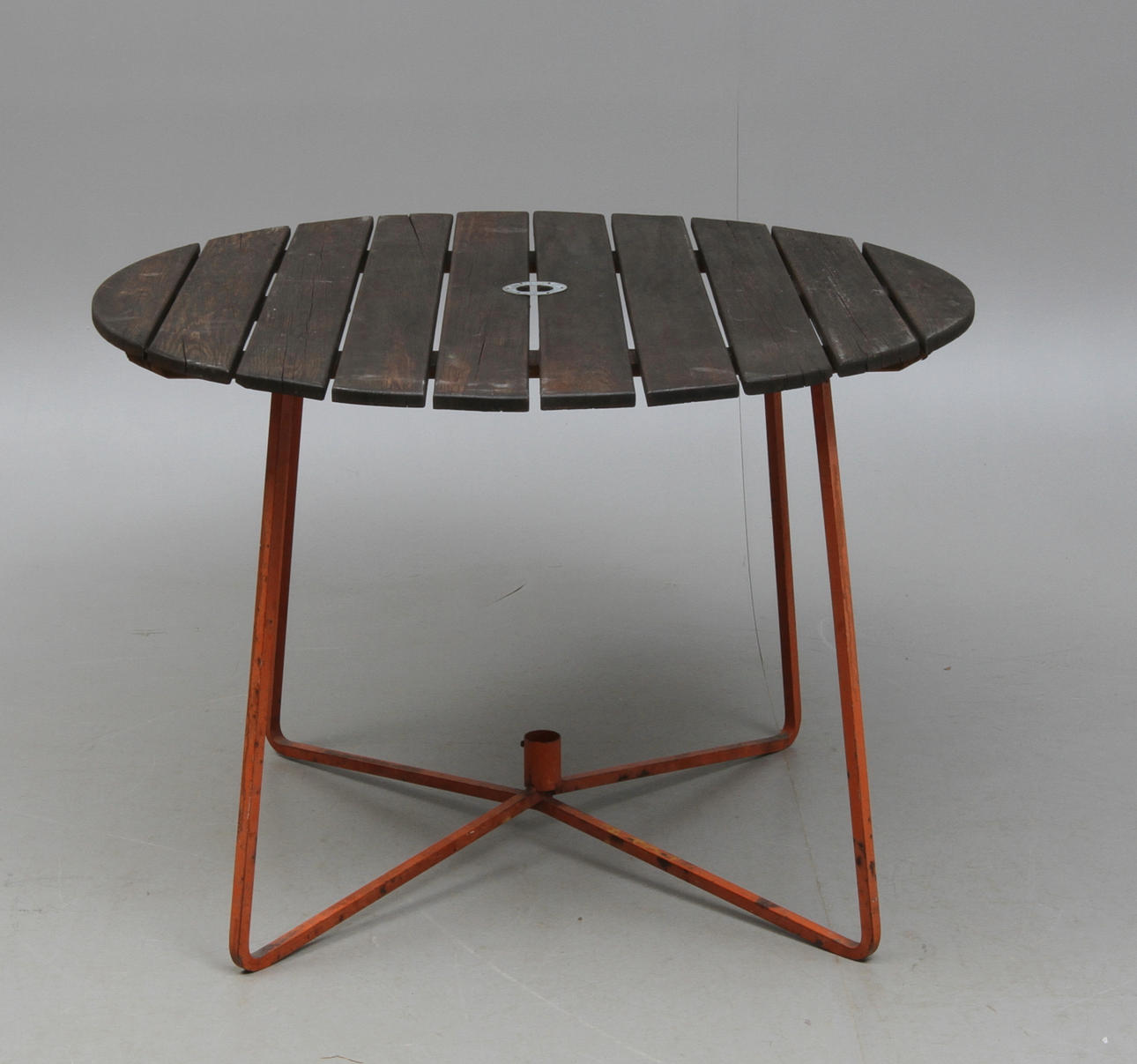 TRÄDGÅRDSBORD, troligen Grythyttan, 1900-tal.