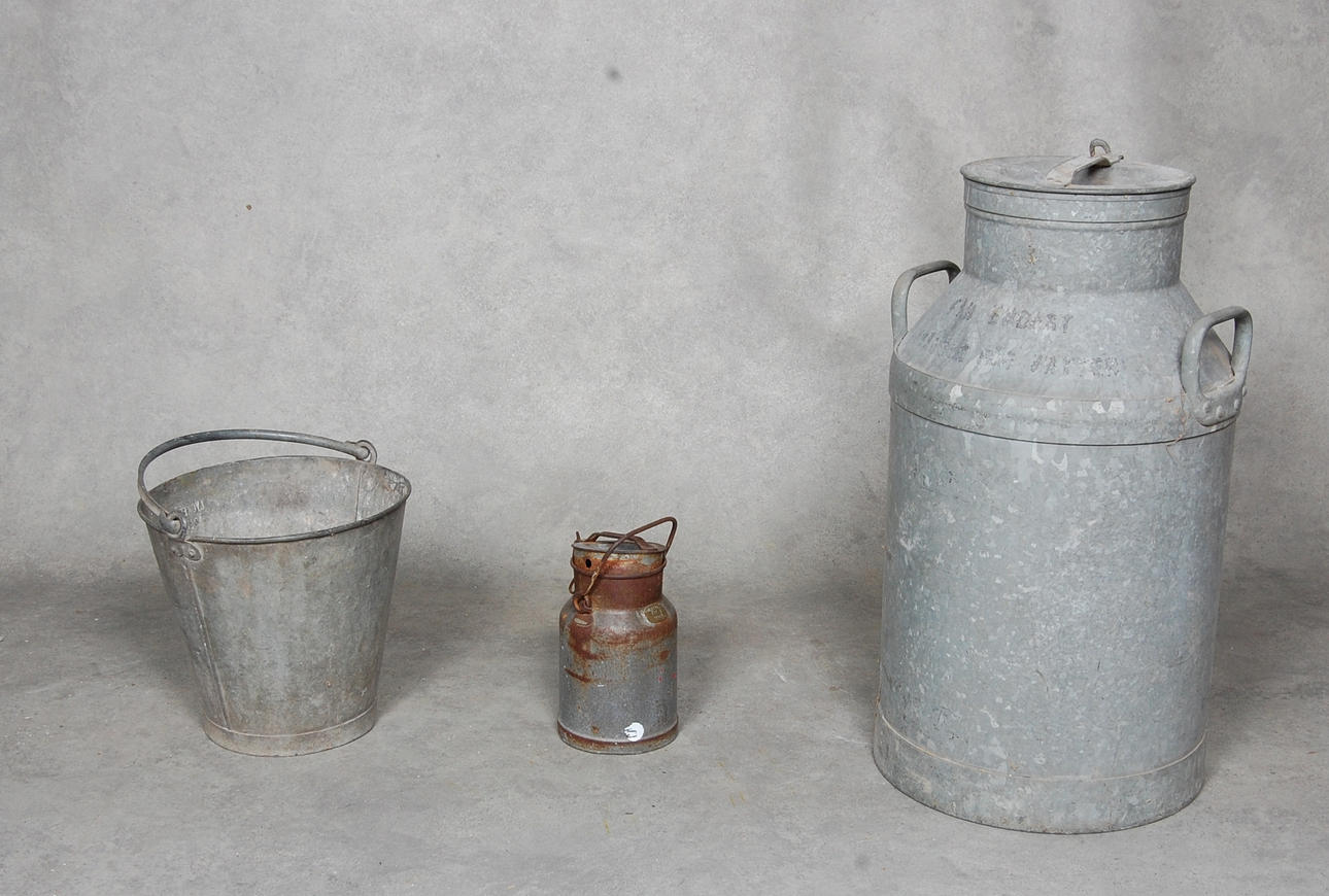 MJÖLKKANNOR, SPANN, 3 delar.