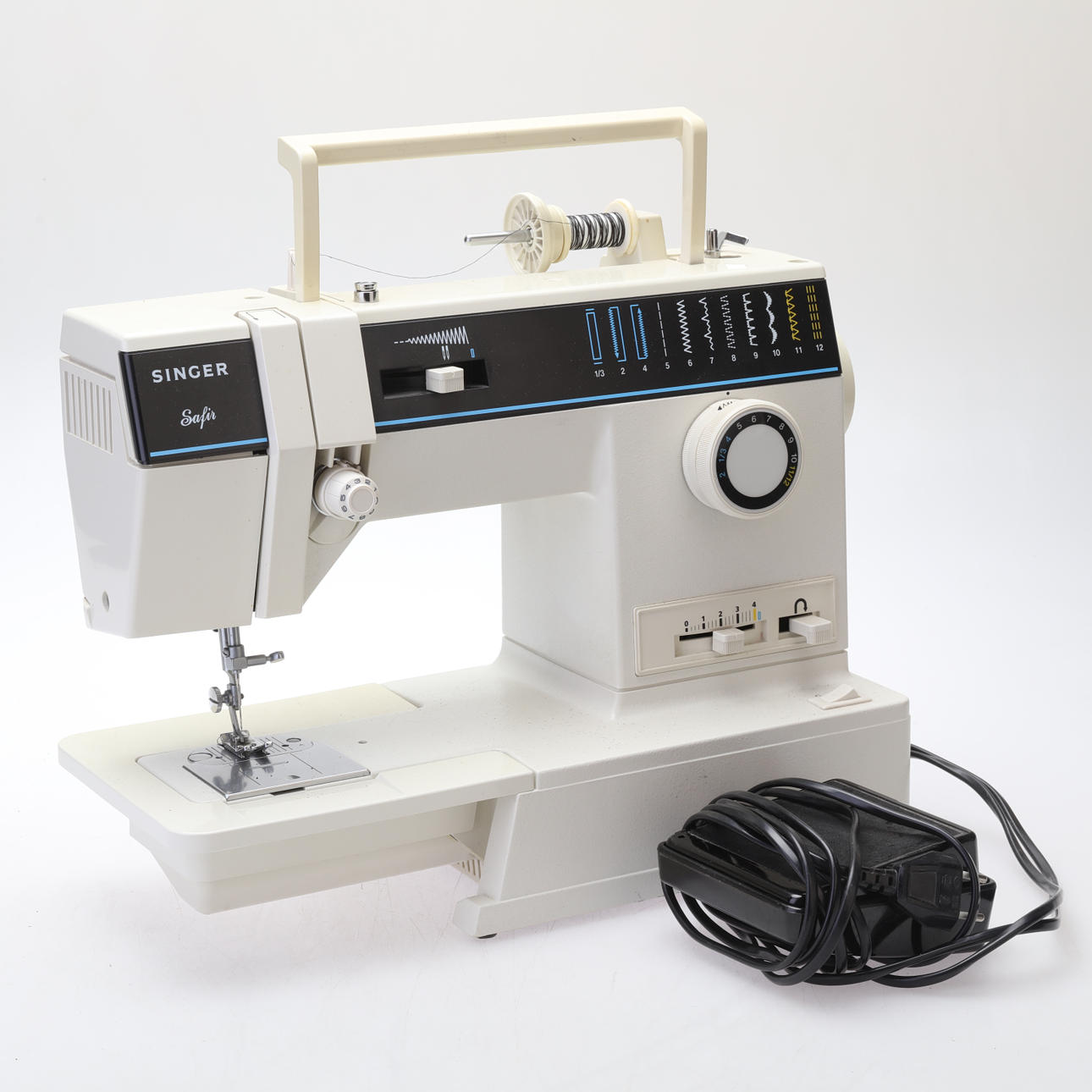 OMPELUKONE, Singer Sapphire.