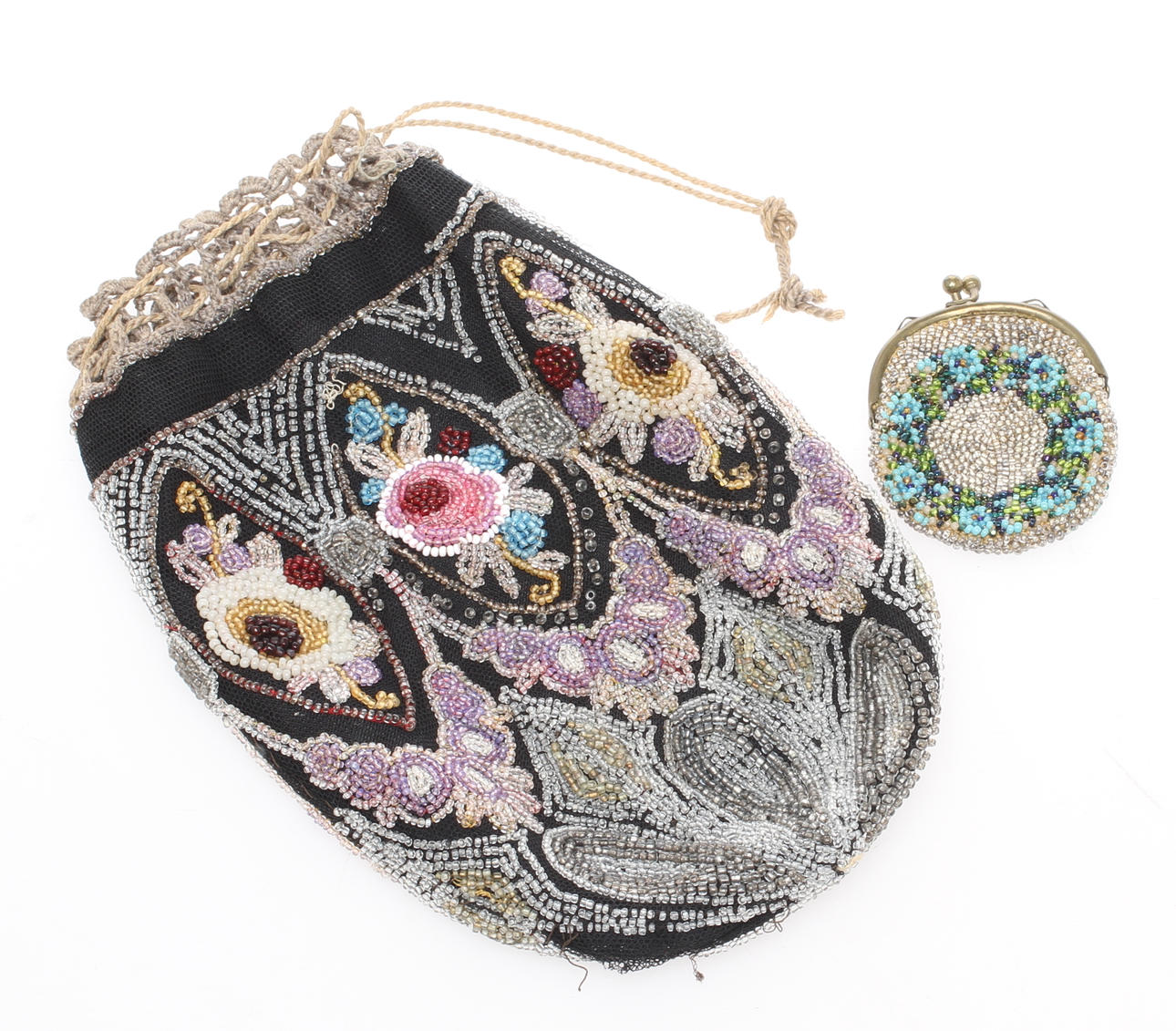 AFTONVÄSKA och BÖRS, pärlbroderi, omkring 1900.