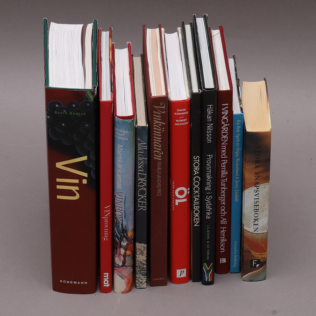 BÖCKER, 11 st, sprit & dryck.