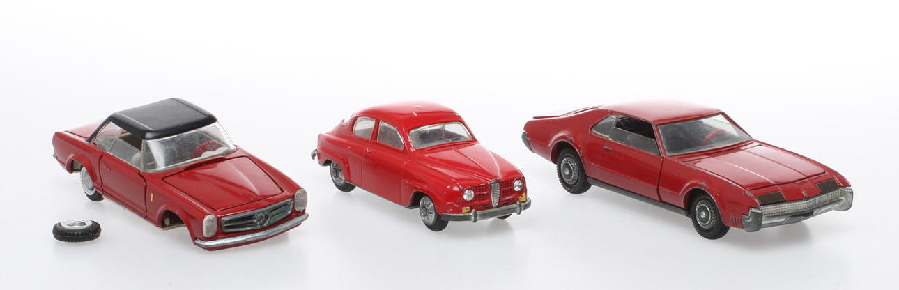 MODELLBILAR TEKNO 3 stycken. MB 230 SL, Oldsmobile och SAAB 96.