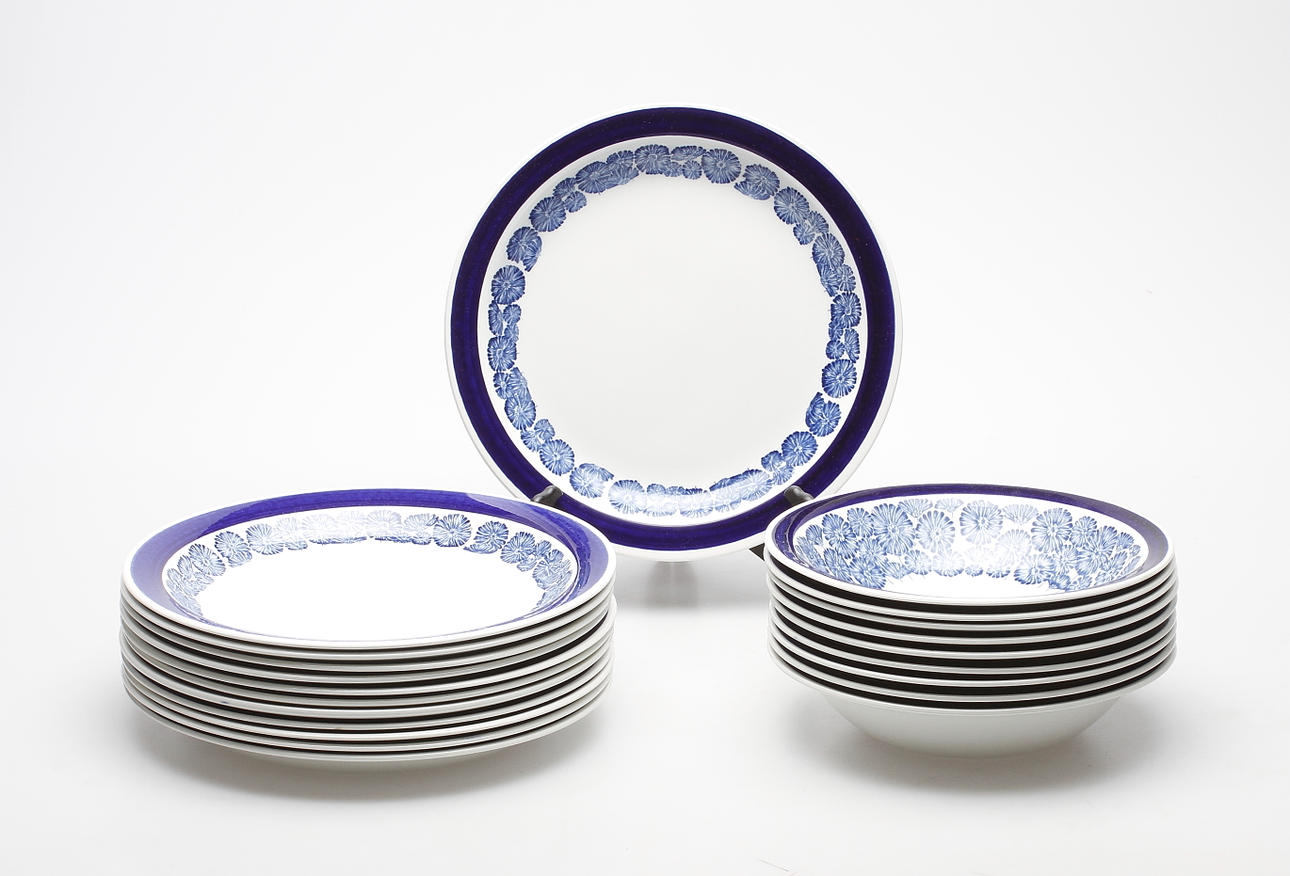 PORSLIN, 15 st. "Karolina". Rörstrand. 1900-tal.