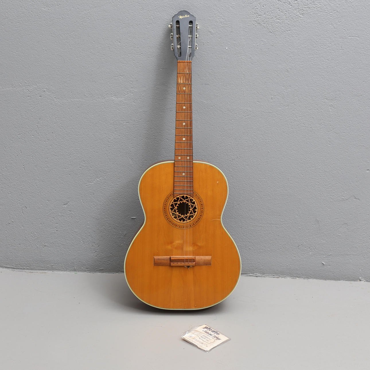 AKUSTISK GITARR, Bjärton, "Isabella".