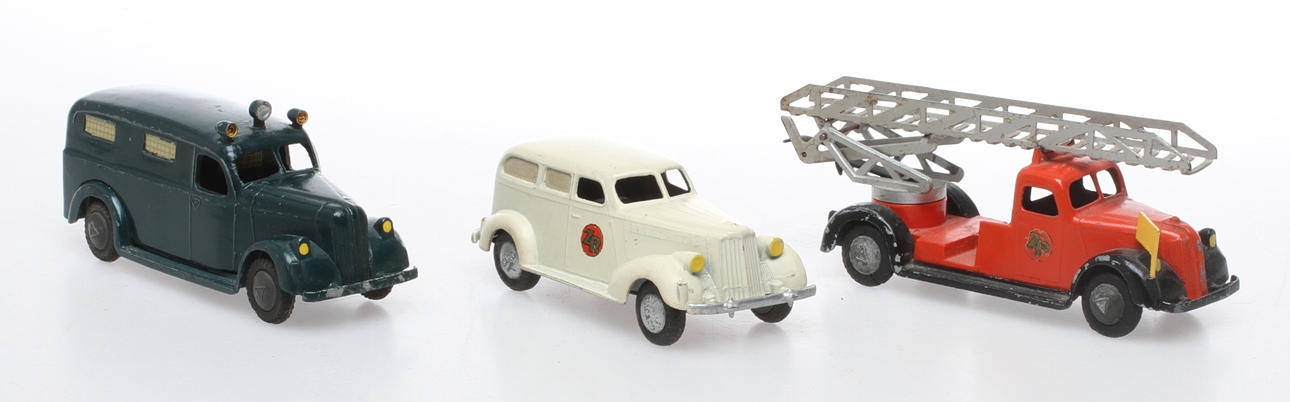 MODELLBILAR TEKNO 3 äldre bilar. Brandbil, limousine och fängelsetransport.