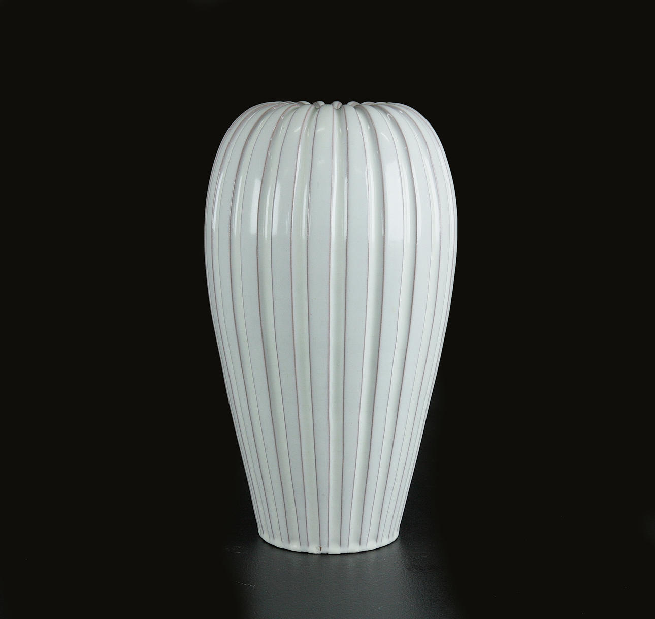 VICKE LINDSTRAND. Vase, glasiertes Steingut, Upsala Ekeby.