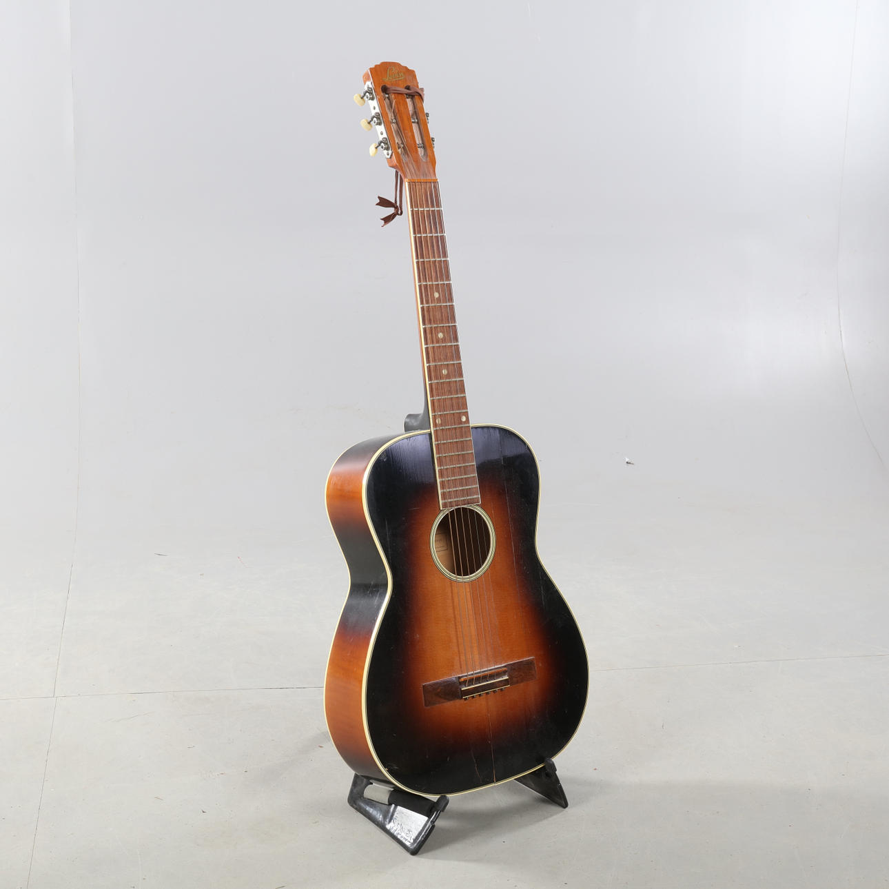 GITARR, Levin, modell 121.