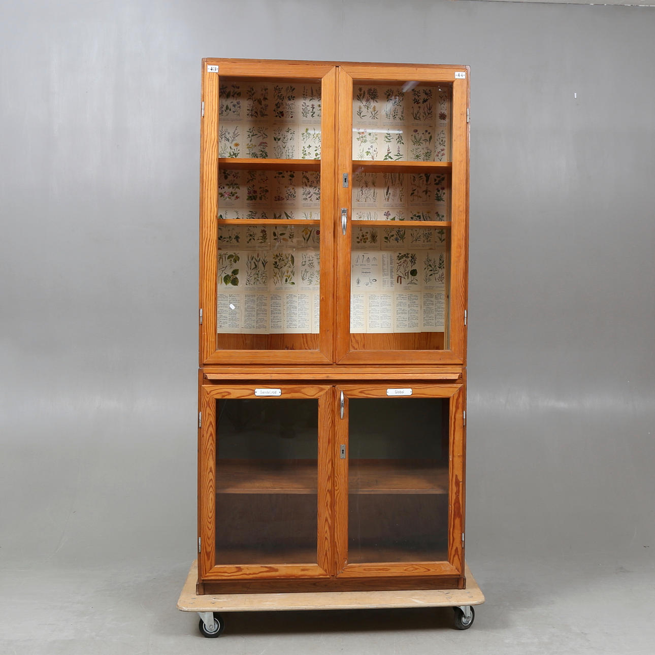 SKOLESKAB, 1900-tallet.