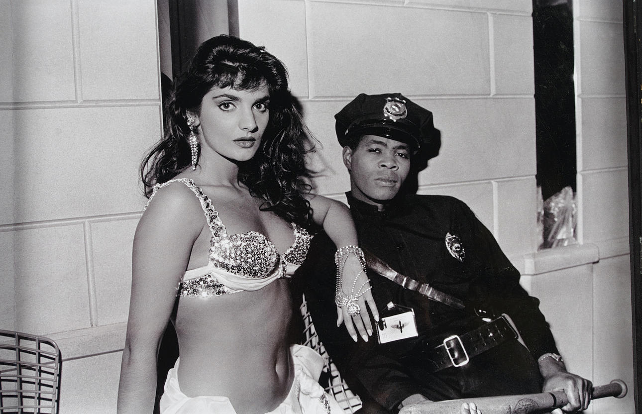 WOLFGANG EICHLER. "The dancer and cop", signerad och numrerad 96/100, 30 x 45 cm.