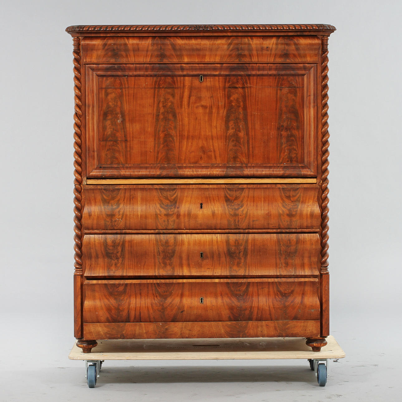 CHIFFONIER, 18/1900-tal.