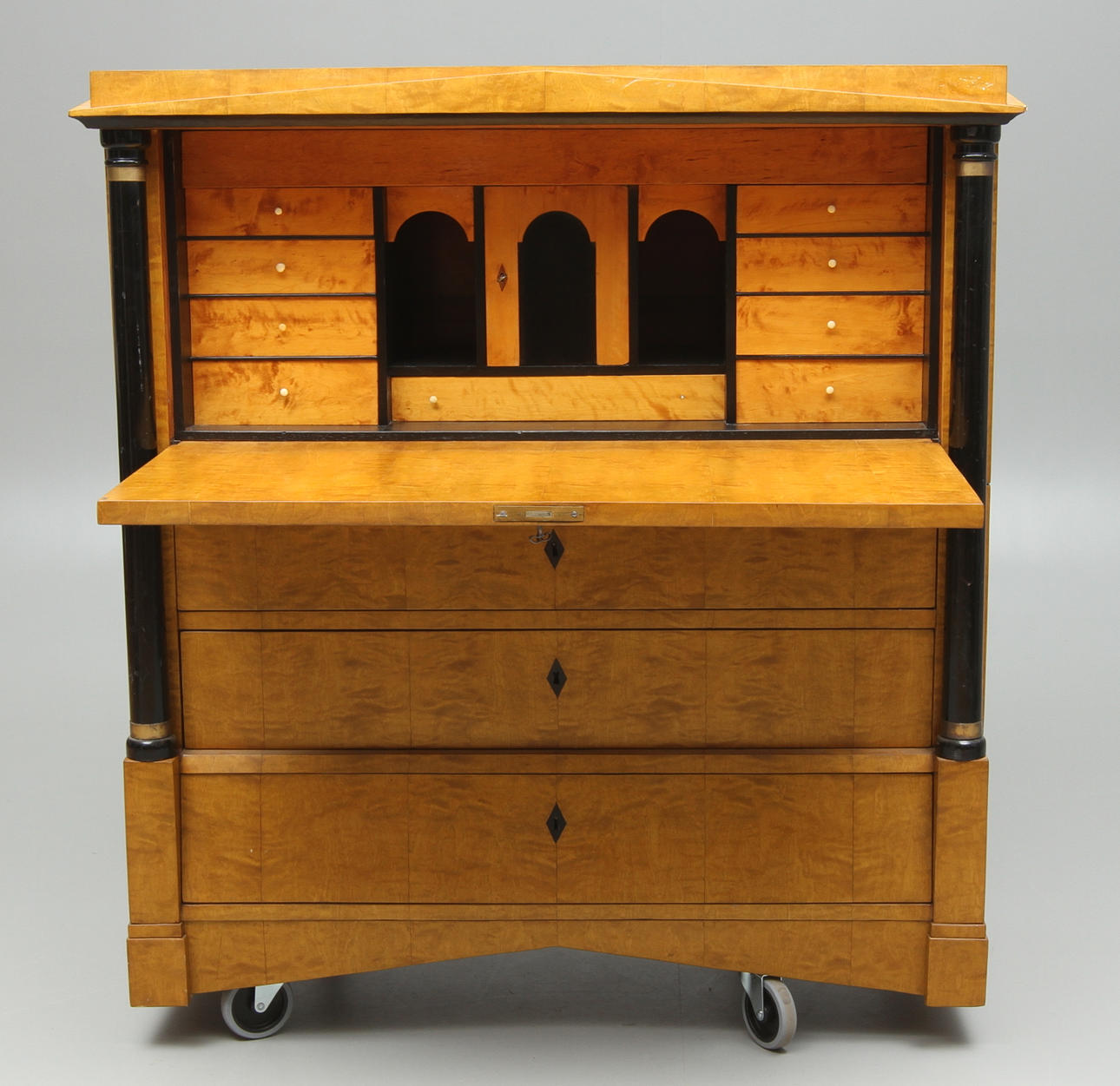 CHIFFONJÉ, Karl Johan, björkfaner, 1800-tal.