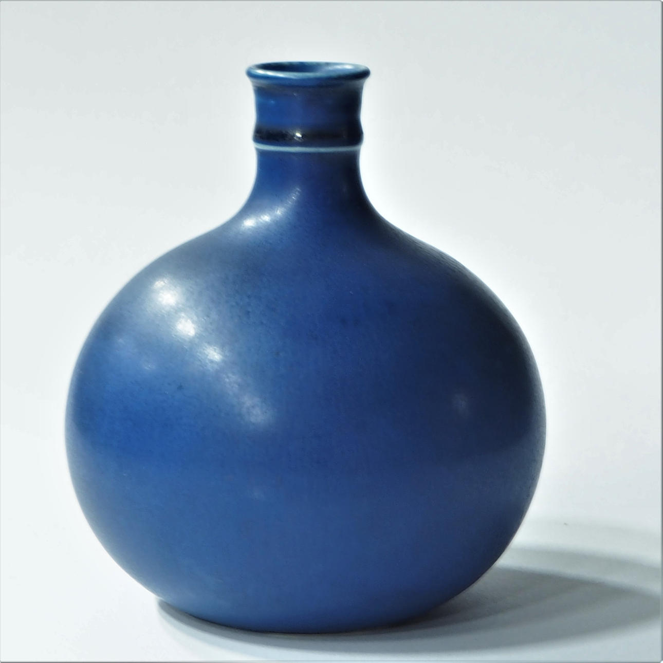 STIG LINDBERG. vase, turnedware, Gustavsberg studio.