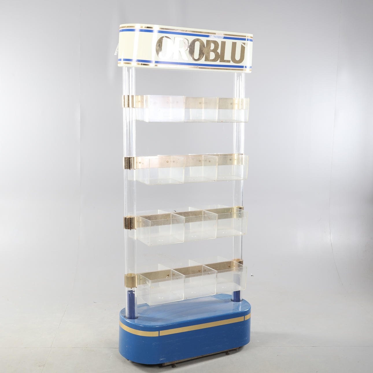 BUTIKSINREDNING, varuställ.