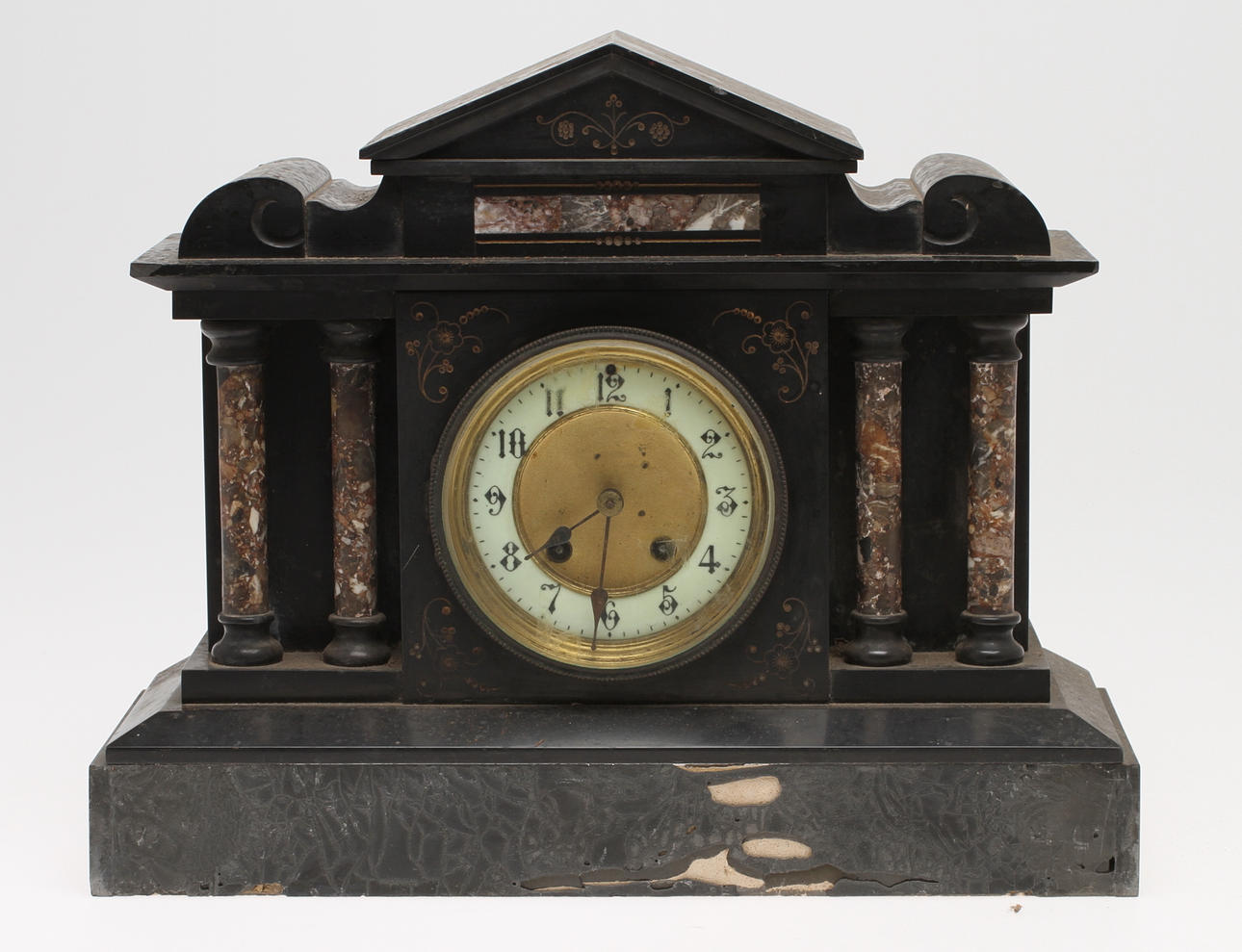 BORDSUR, svart sten, 18/1900-tal.