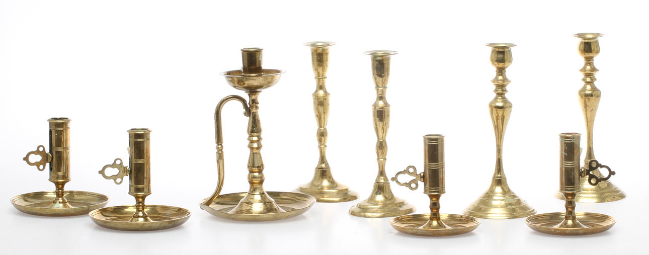 LJUSSTAKAR, 4 par samt 1 st, mässing, 1900-tal.