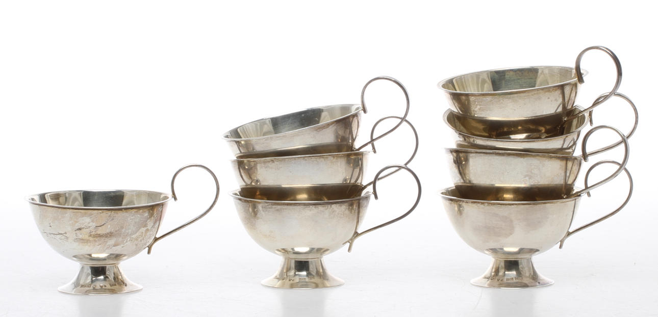 PUNSCHMUGGAR, 8 st, silver, GFAB Stockholm, 1900-tal. Vikt 373 gram.