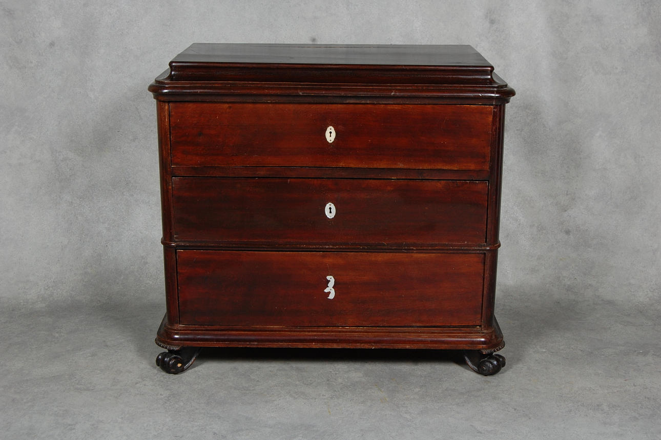 BYRÅ, nyrokoko, 1800-tal.