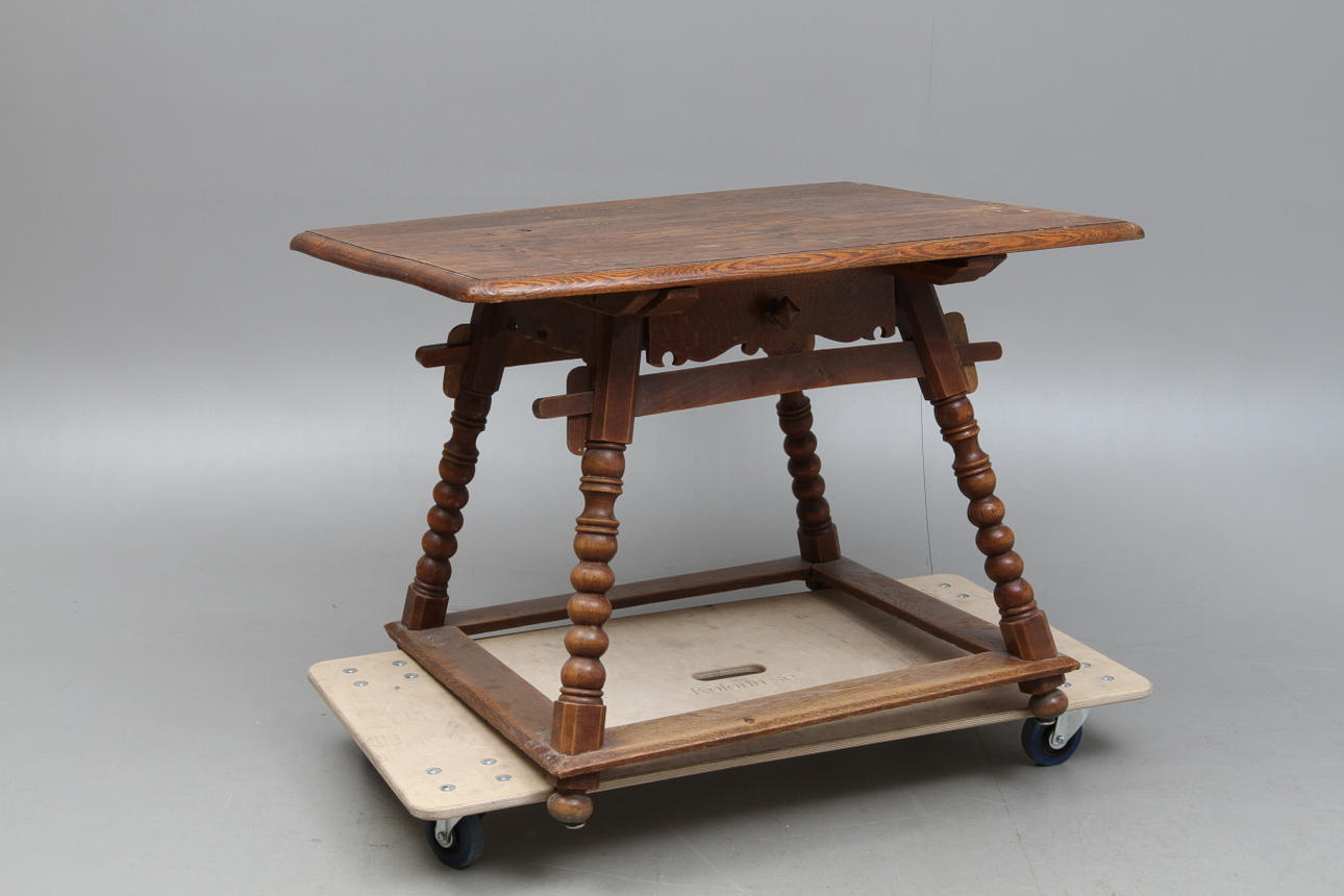 BORD med låda, ek, Omkring sekelskiftet 1900.