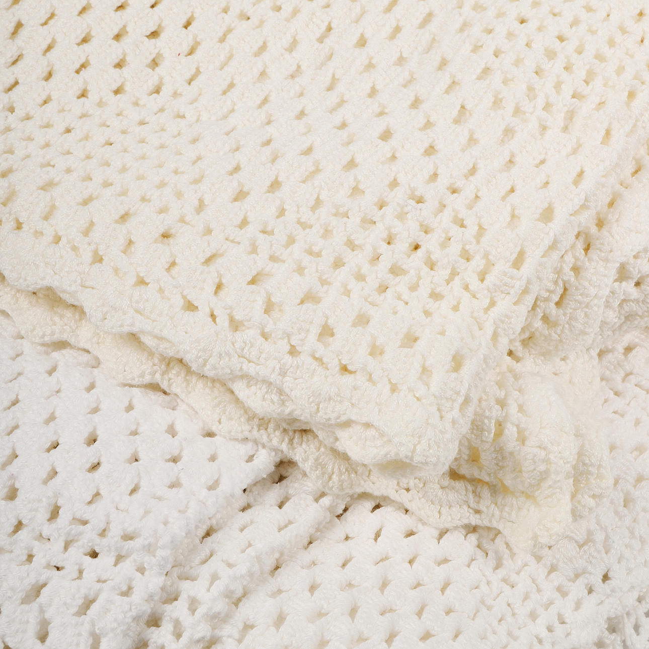 OVERKAST M. M, tejido a ganchillo.