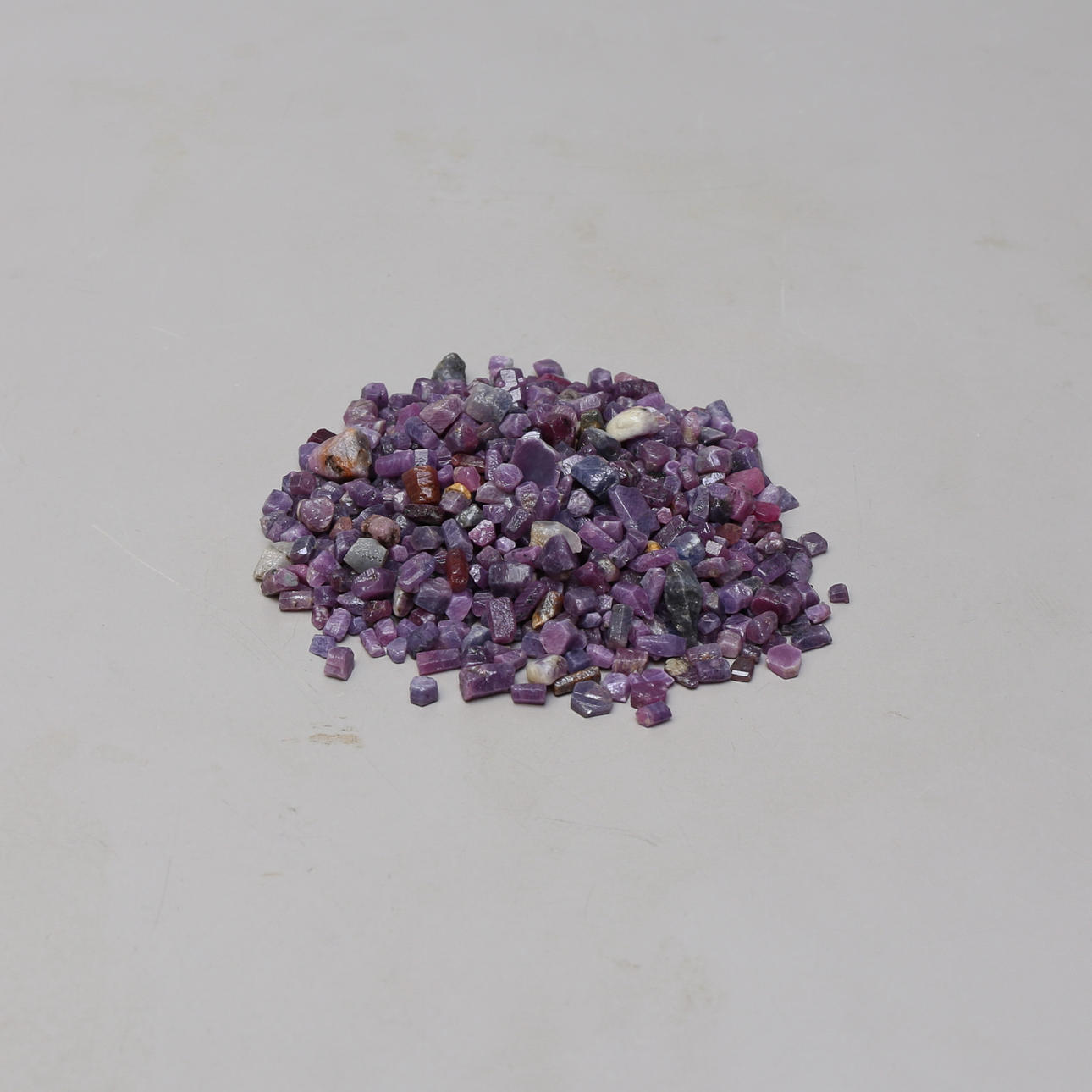 Rå rubin, cirka 446 gram.