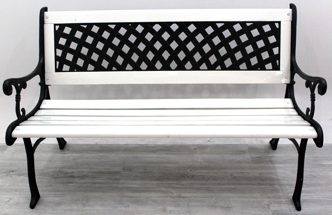 TRÄDGÅRDSSOFFA i gavlar och rygg i gjutjärn.