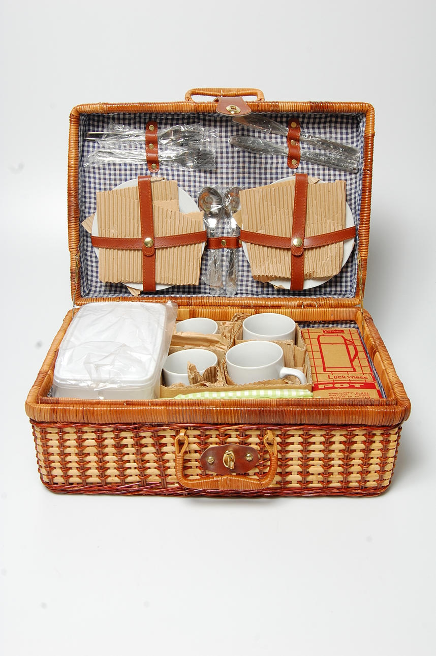 PICKNICKKOFFERT, nyskick, oanvänd.