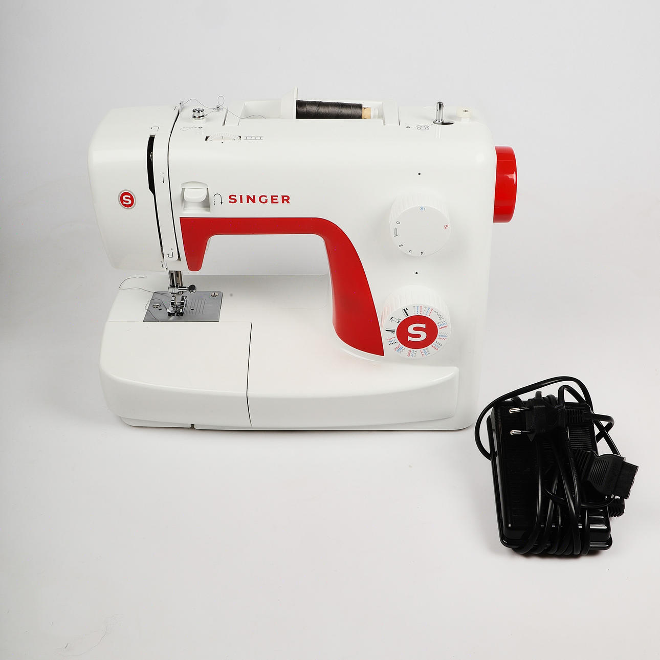 SEWING MACHINE, Singer 3225.