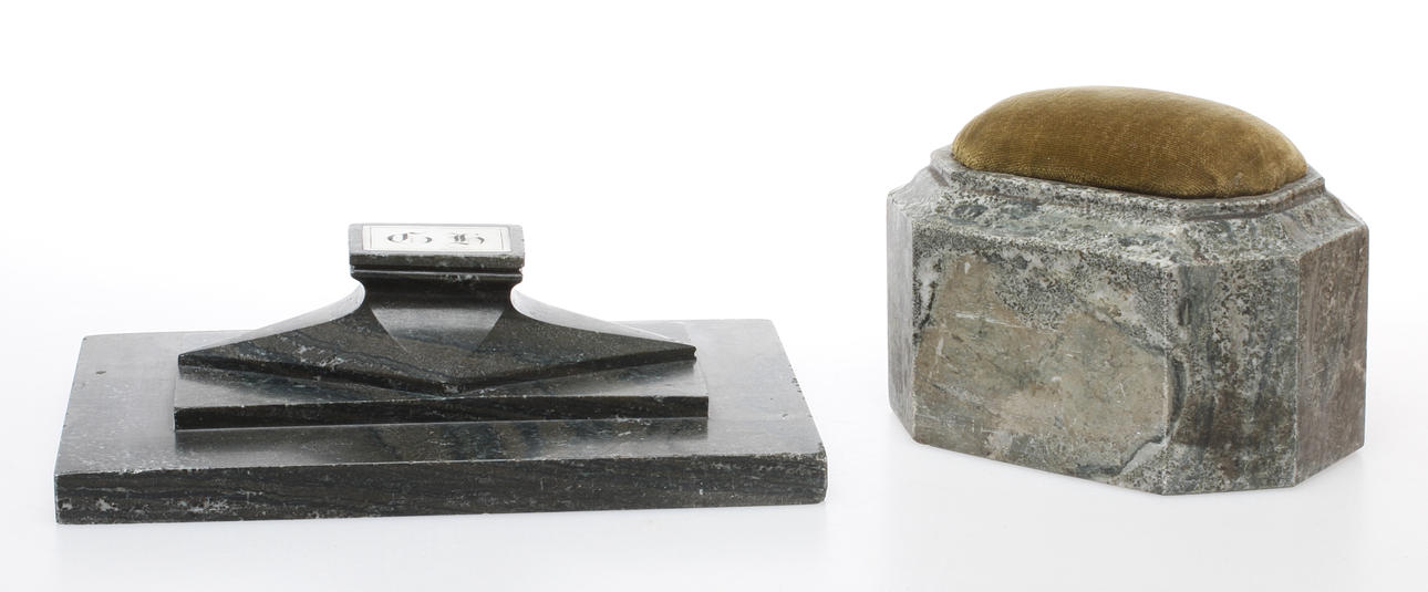 NÅLDYNA samt BREVPRESS, sten, 1900-talets början.